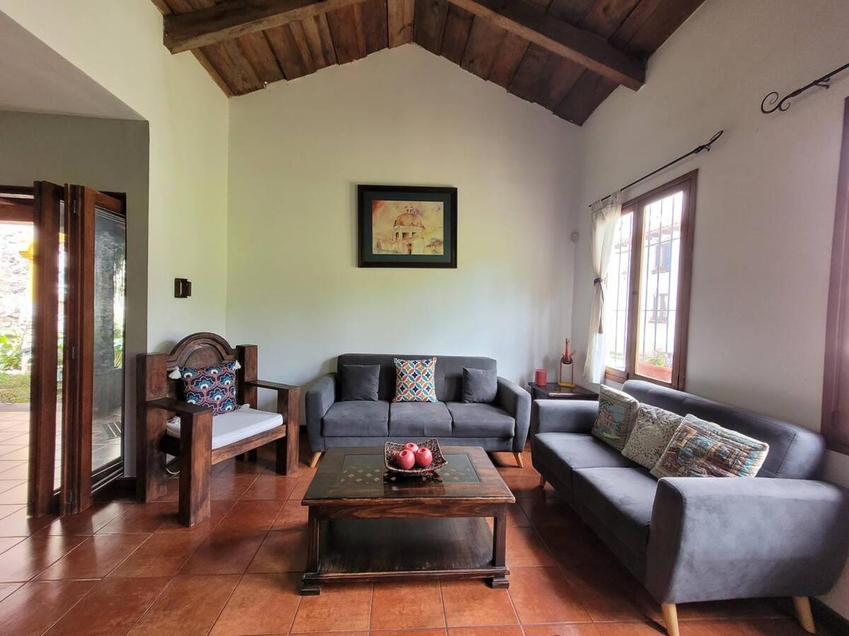 Amplia casa Antigua Guatemala con pérgola y jardín Vila Exterior foto