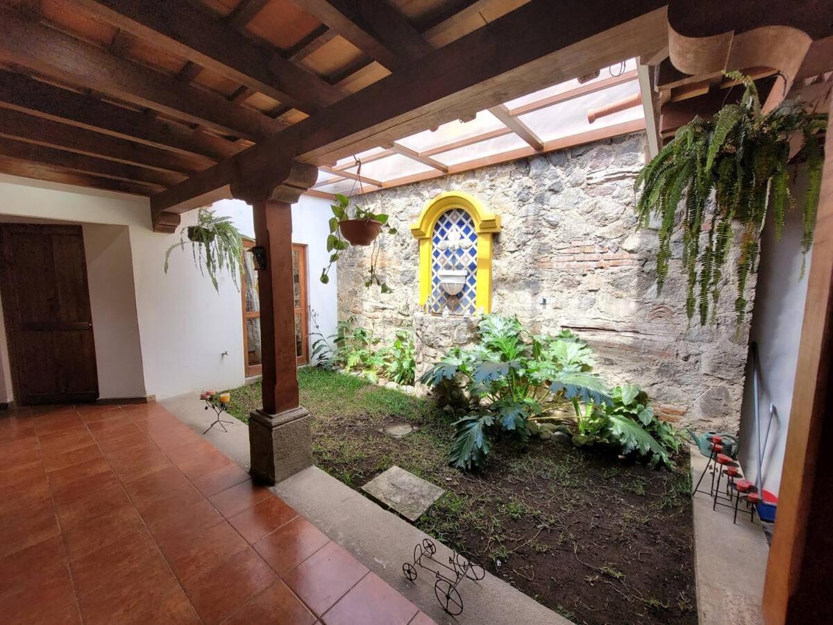 Amplia casa Antigua Guatemala con pérgola y jardín Vila Exterior foto