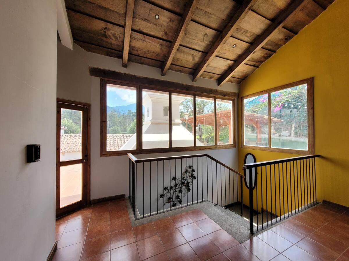 Amplia casa Antigua Guatemala con pérgola y jardín Vila Exterior foto