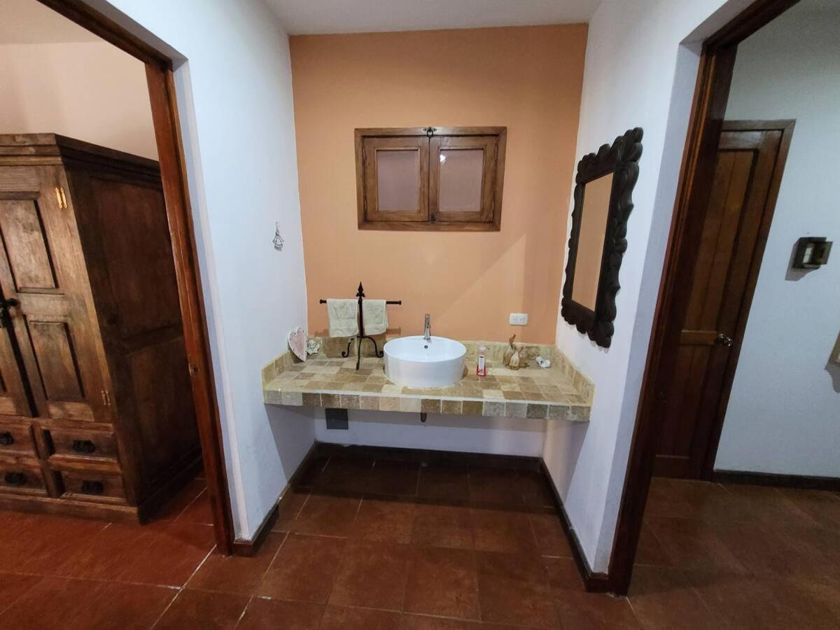 Amplia casa Antigua Guatemala con pérgola y jardín Vila Exterior foto