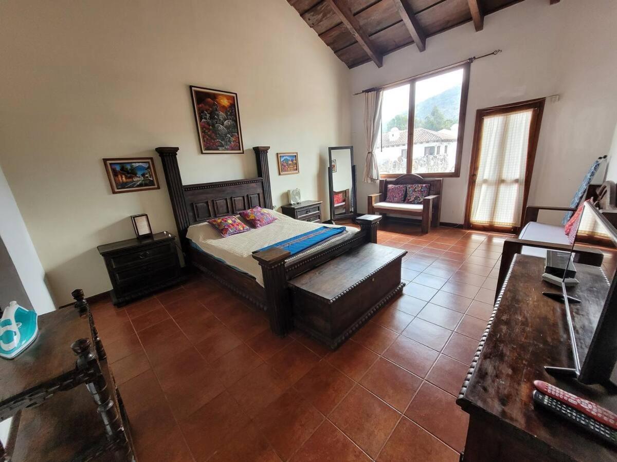 Amplia casa Antigua Guatemala con pérgola y jardín Vila Exterior foto