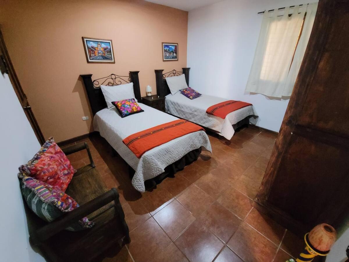 Amplia casa Antigua Guatemala con pérgola y jardín Vila Exterior foto
